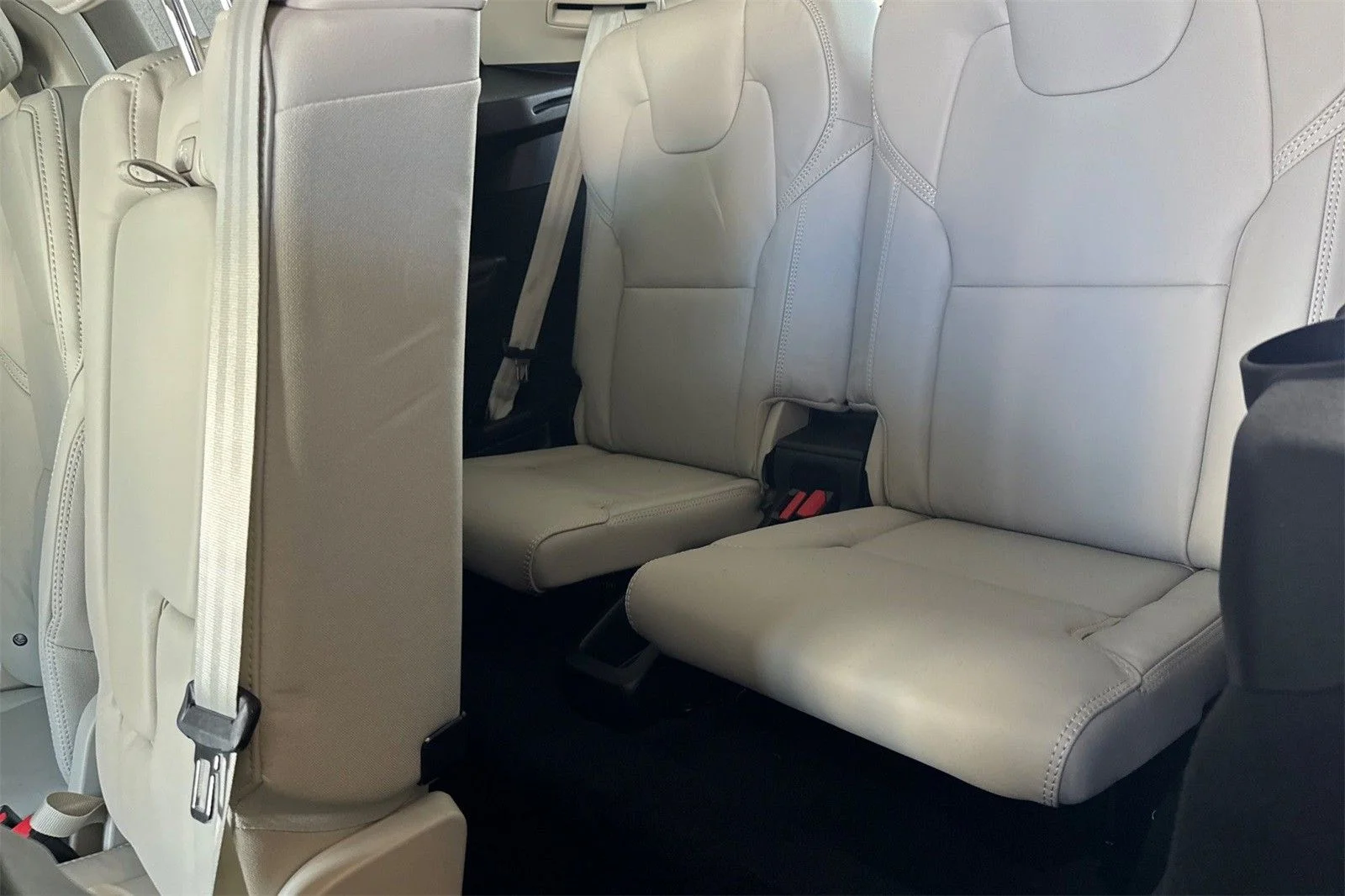 New 2026  Volvo B6 Ultra image 14