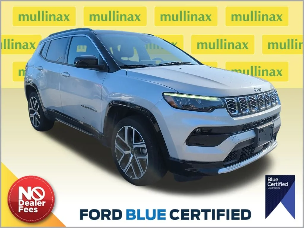 Used 2025 Silver Jeep Limited image 1