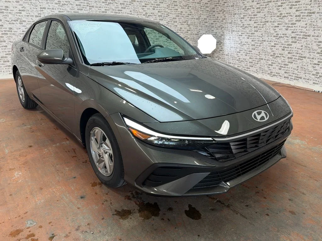 New 2026 Amazon Gray Hyundai SE image 9
