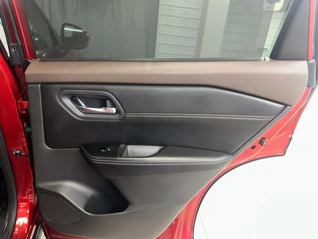 Certified Used 2022 Scarlet Ember Tintcoat Nissan SL image 28
