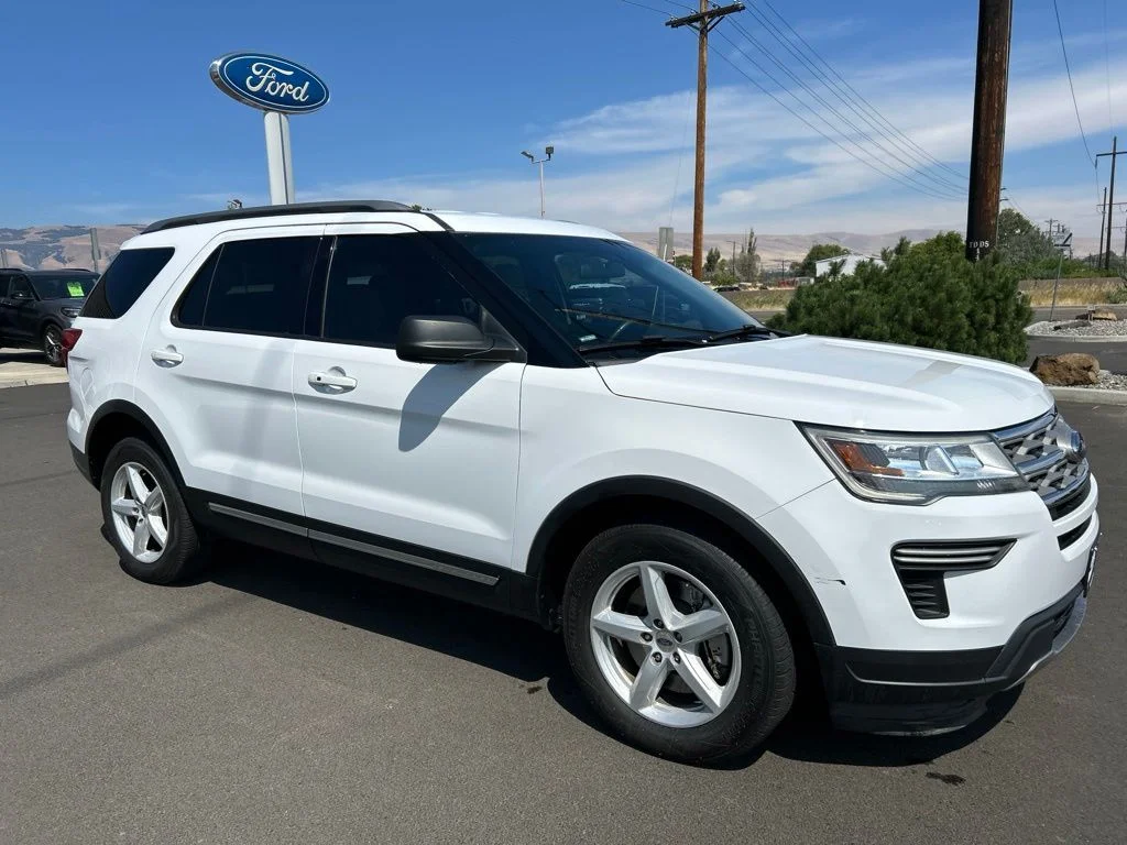 Used 2018 Oxford White Ford XLT image 2