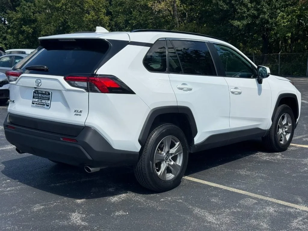 Used 2024 White Toyota XLE image 4