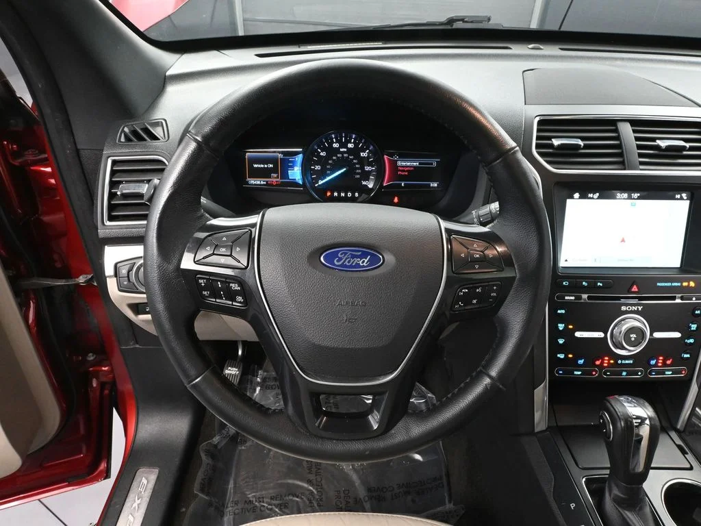 Used 2018 Red Ford Limited image 27