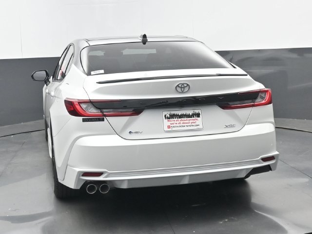 New 2026 Wind Chill Pearl/Black Toyota XSE image 18