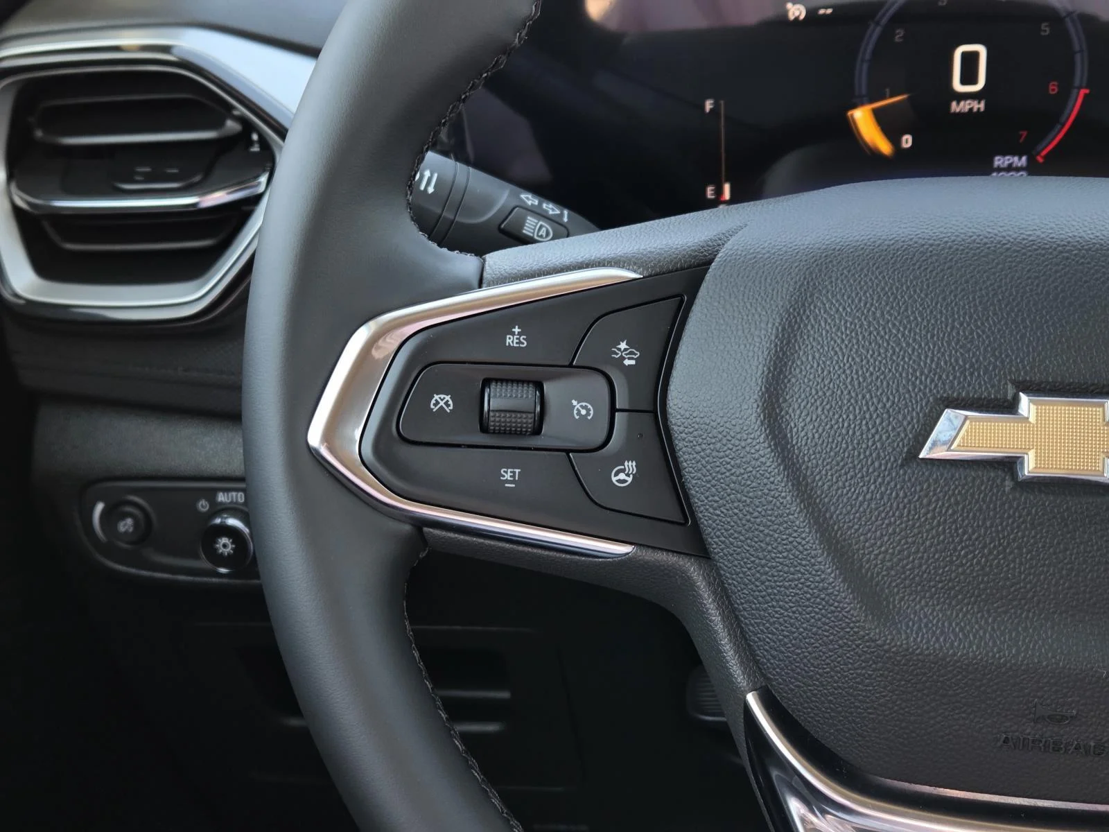 Used 2025 Mosaic Black Metallic Chevrolet LT image 18