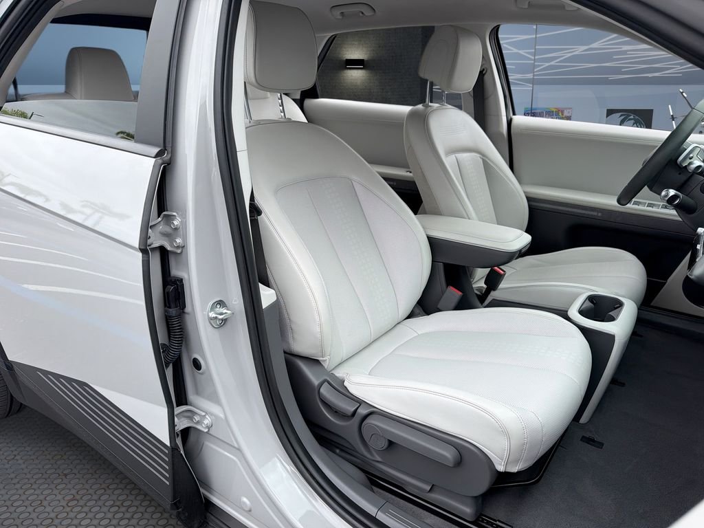 Used 2023 Gray Hyundai SEL image 25