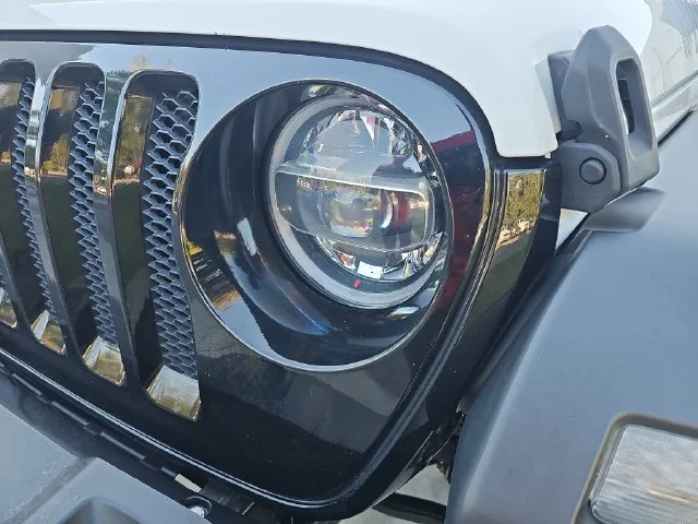 Used 2021 White Jeep Unlimited Willys image 28