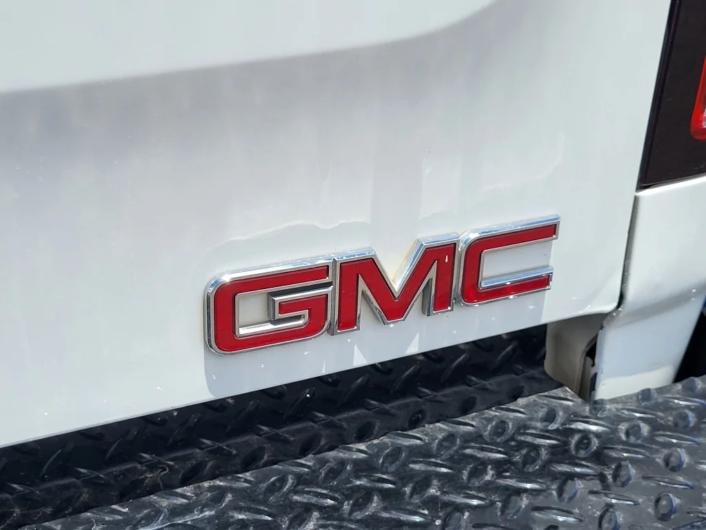 Used 2014 SUMMIT WHITE GMC Denali image 8