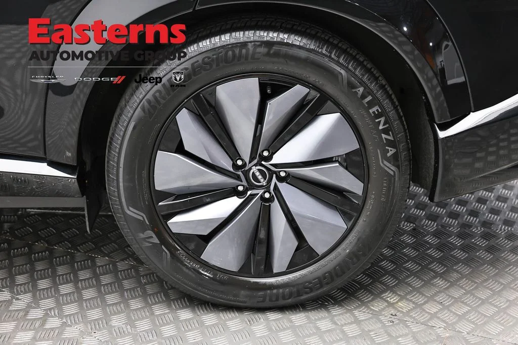 Used 2023 Black Nissan ENGAGE image 10