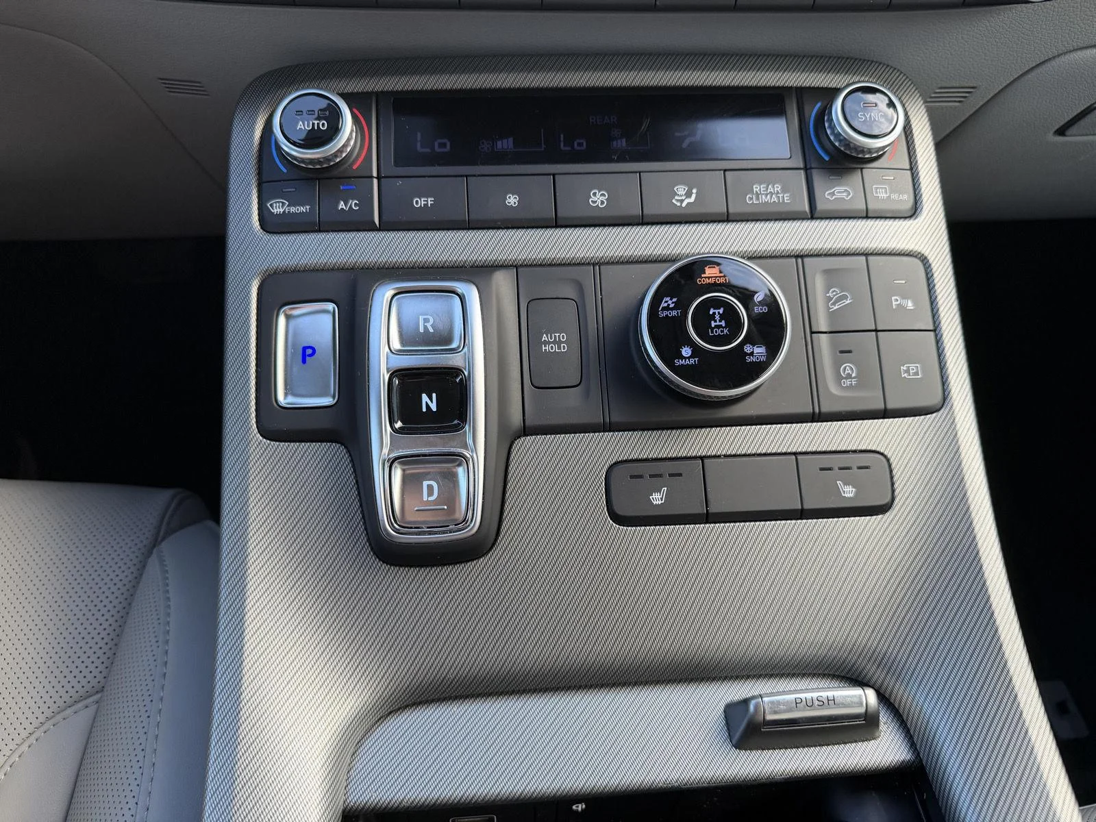 Used 2025 Hyper White Hyundai SEL image 15