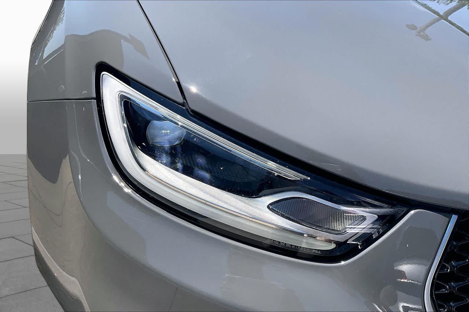 Used 2023 Ceramic Gray Clearcoat Chrysler Hybrid Pinnacle image 28