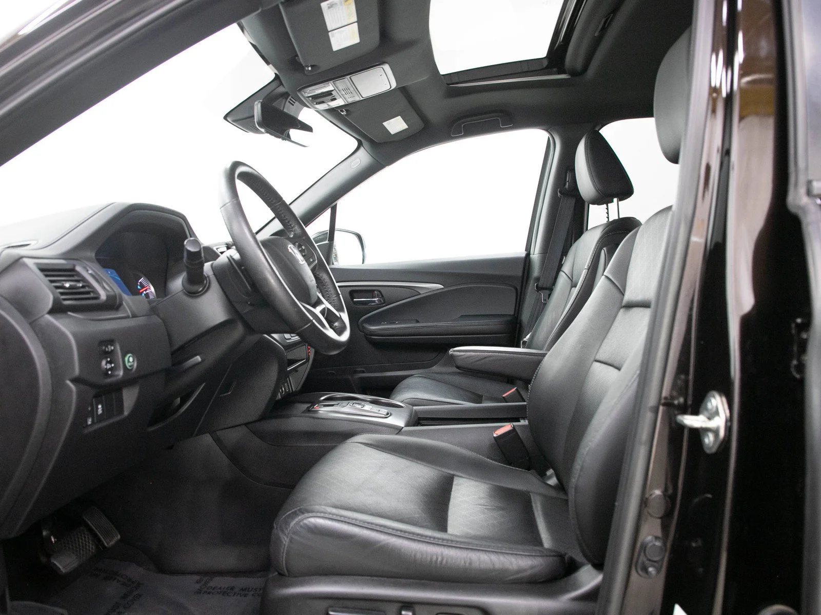 Used 2019 Crystal Black Pearl Honda 4D EX-L 4WD image 23