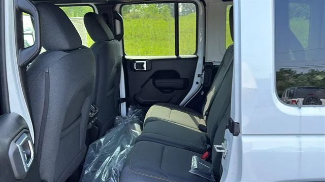 New 2026 White/off-white Jeep Sport S image 18