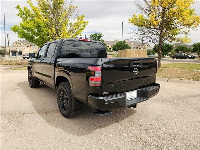 New 2026 KH3 Super Blac Nissan SV 4x4 Crew Cab 5 ft. box 126 in. WB image 2