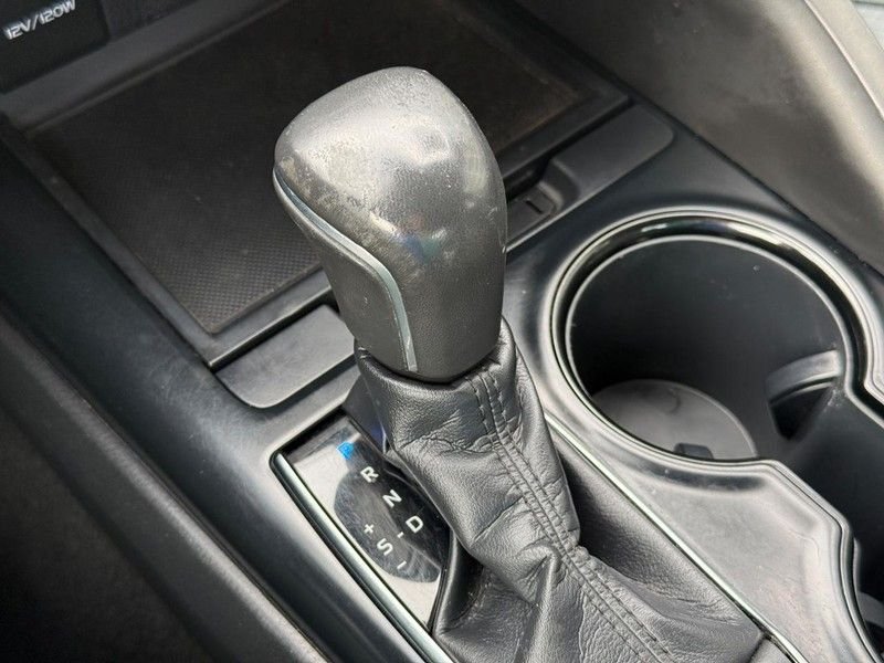 Used 2019 Midnight Black Metallic Toyota SE image 27