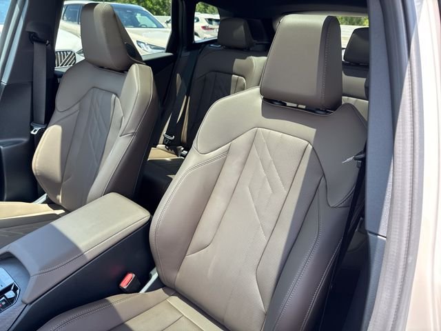New 2026 Dune Grey Metallic BMW 30 xDrive image 24