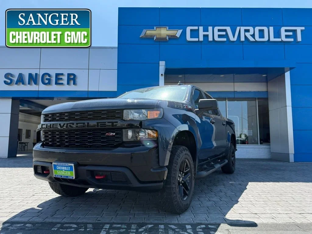 Northsky Blue Metallic 2022 Chevrolet Silverado 1500 Custom Trail Boss Crew Cab 4WD Pickup Truck Four-Wheel Drive