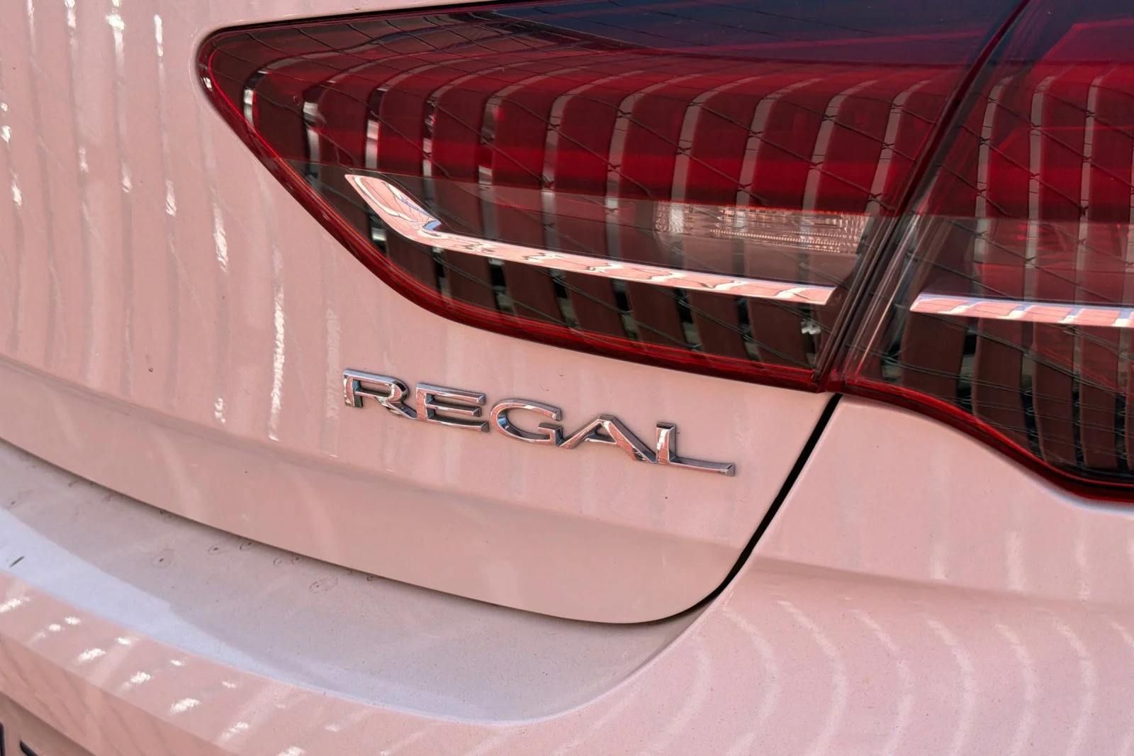 Used 2020 White Buick Avenir image 7