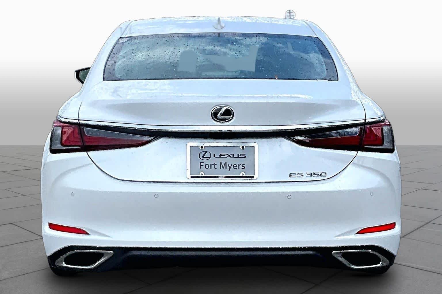 Used 2025 Eminent White Pearl Lexus  image 5