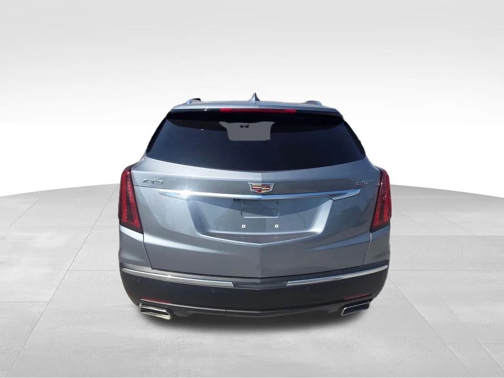 Used 2024 Silver Cadillac Luxury image 4