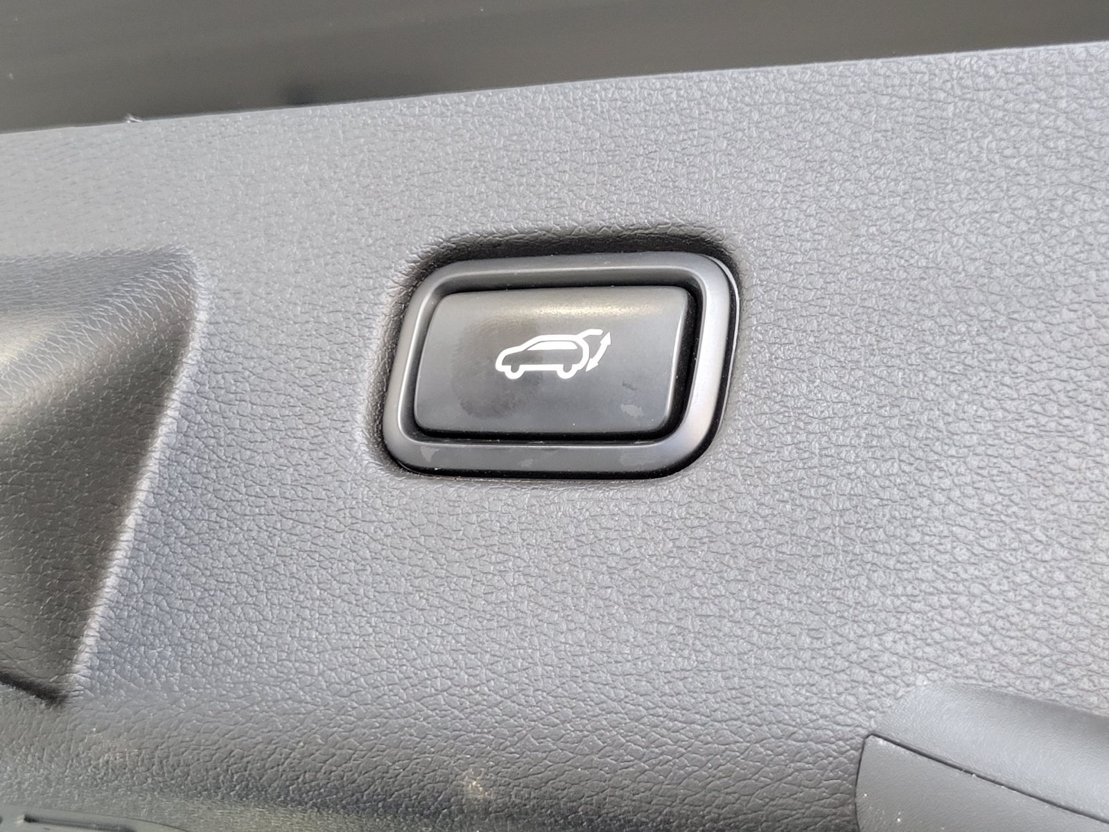 Used 2023 Black Kia X-Line image 31