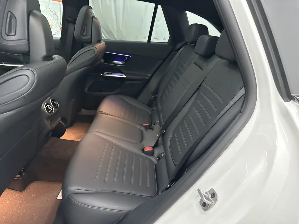 Used 2026 White Mercedes-Benz GLC 300 image 21