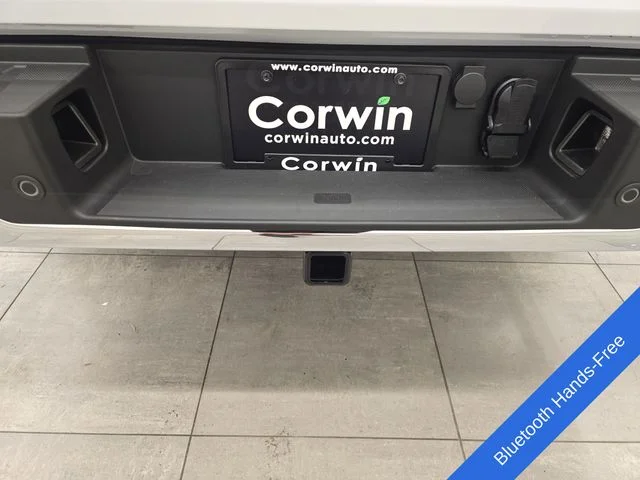 New 2026 Oxford White Ford Lariat® image 20