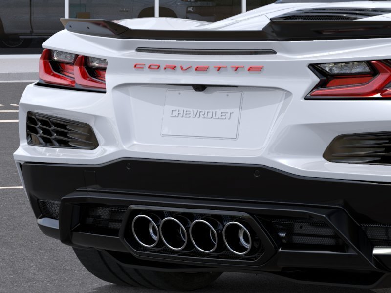 New 2027 Arctic White Chevrolet 2LT image 15
