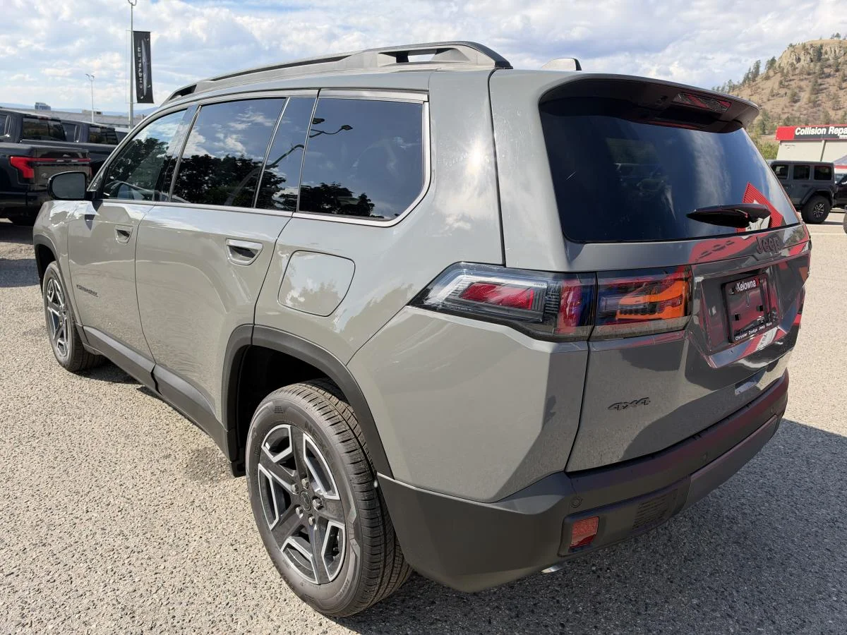 New 2026 Grey Jeep Laredo image 4