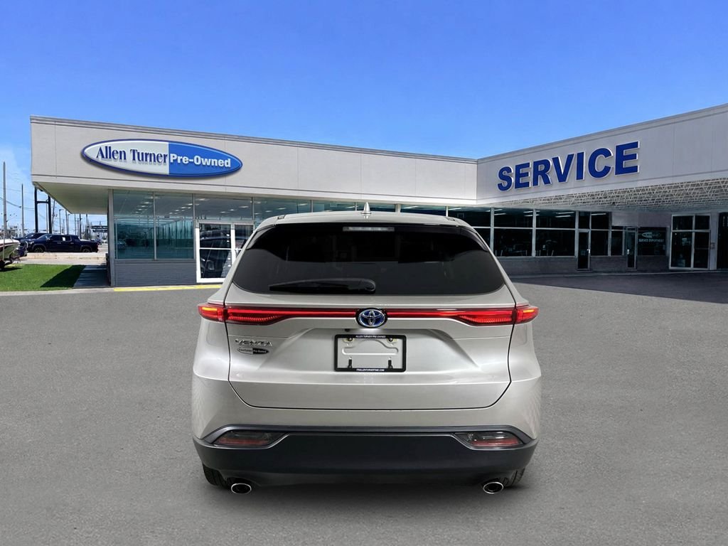 2024 Toyota Venza LE | CarEdge | CarEdge