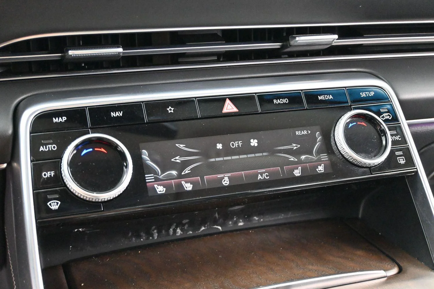 Used 2023  Genesis 3.5T AWD image 23