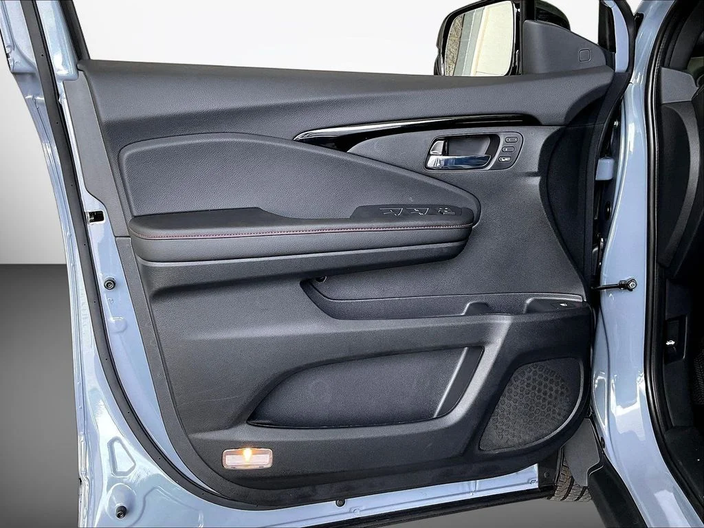 New 2026 Sonic Gray Pearl Honda Black Edition image 21