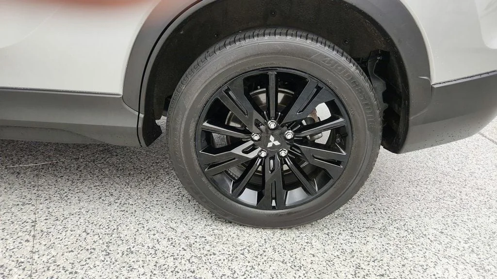 Used 2025 Alloy Silver Metallic Mitsubishi LE S-AWC image 9