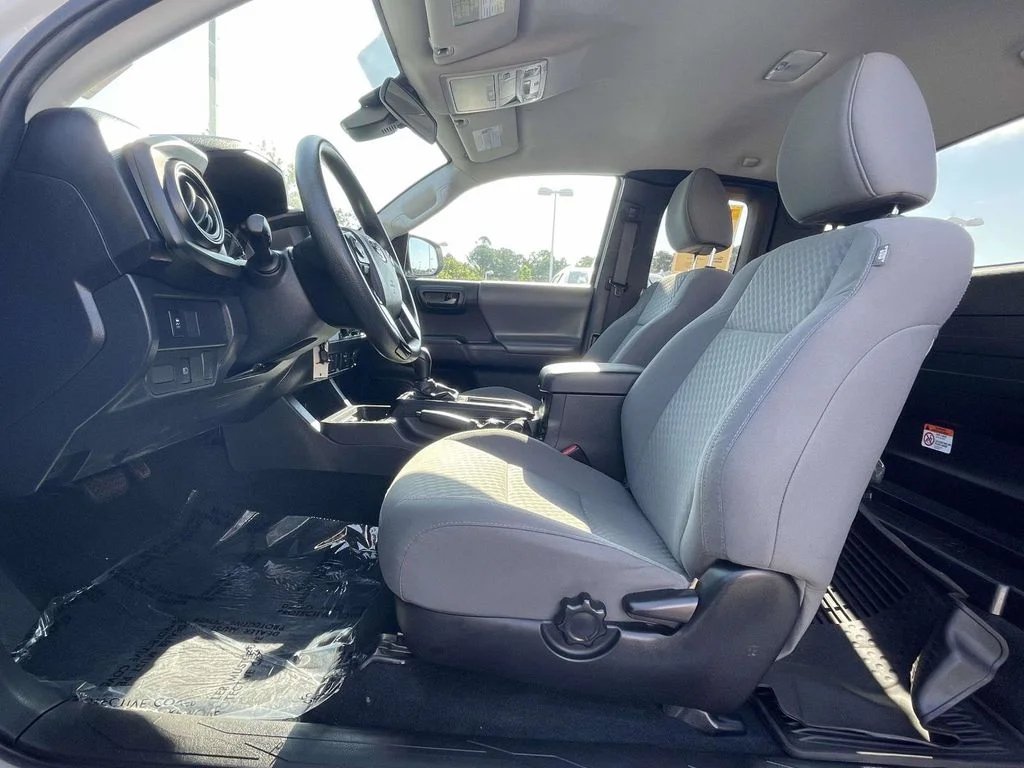 Certified Used 2022 White Toyota SR image 17