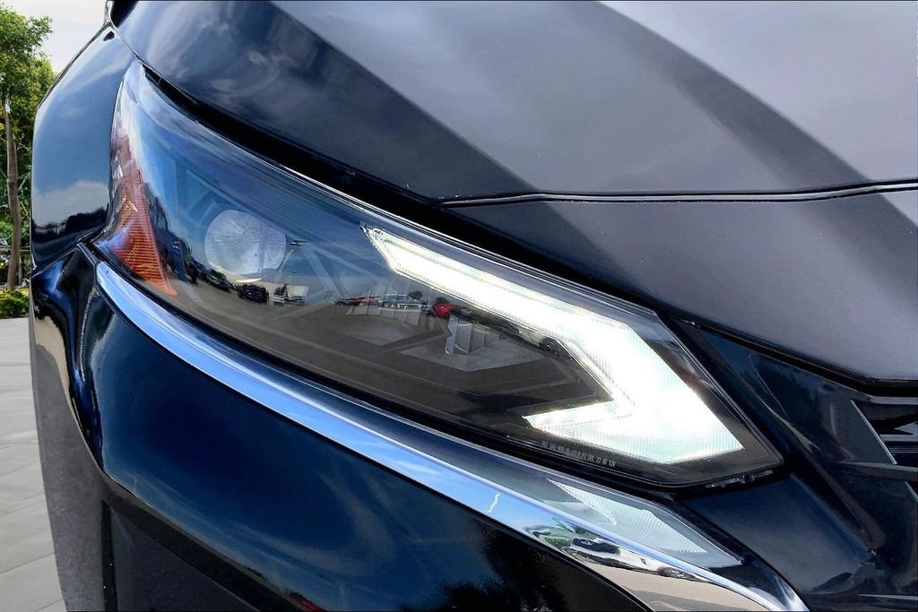 Used 2025 Black Nissan 2.5 SV image 30