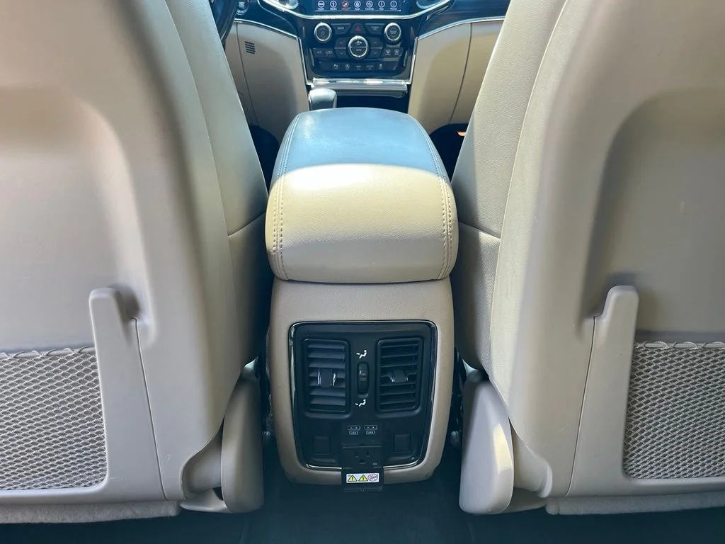 Used 2019 Bright White Clearcoat Jeep Limited image 32