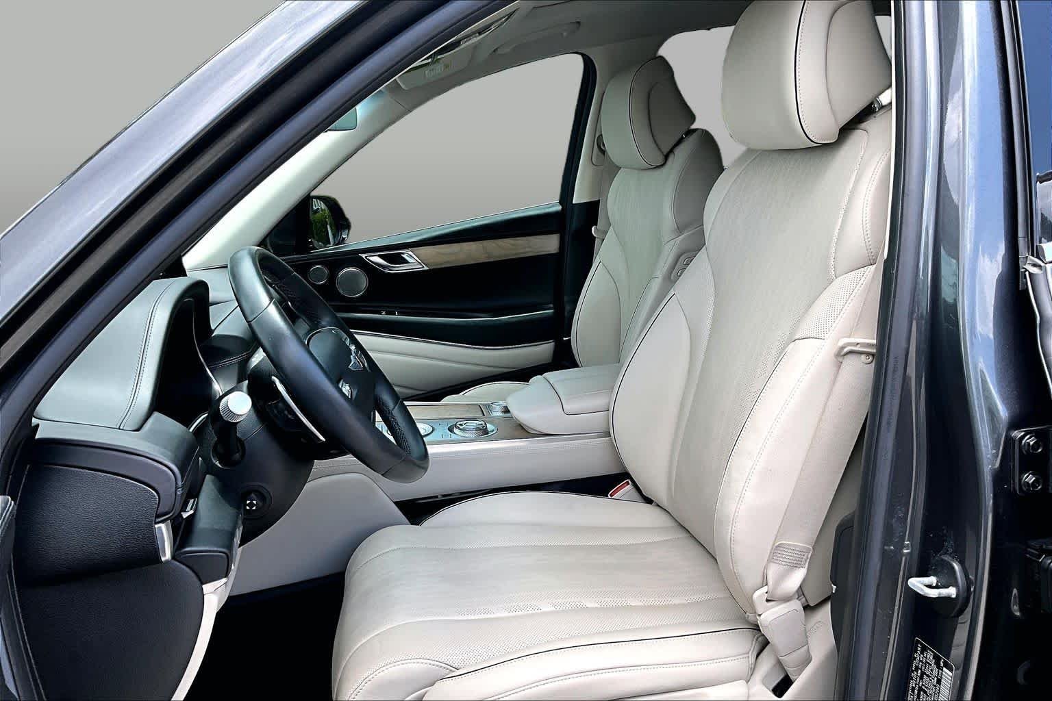 Used 2021 Himalayan Gray Genesis  image 8