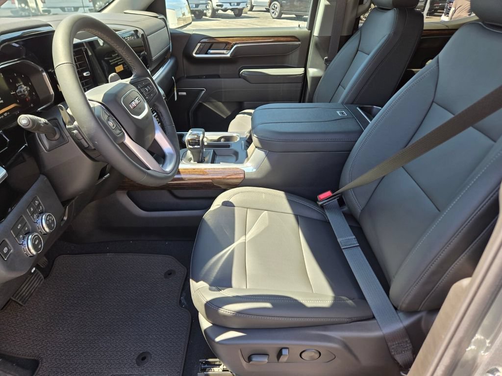 New 2026 Sterling Metallic GMC Elevation image 6