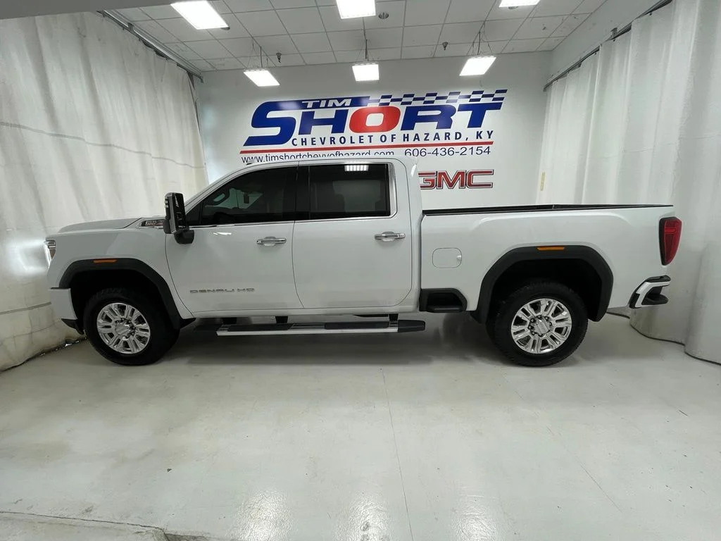 Used 2021 White GMC Denali image 8