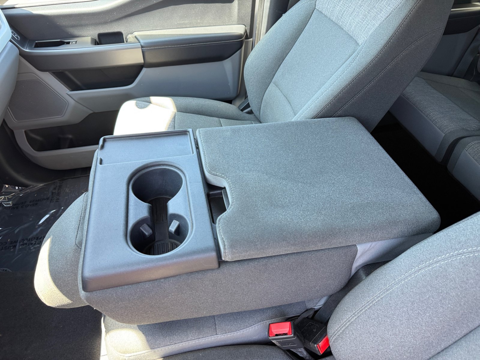 Used 2025 Oxford White Ford XLT image 13