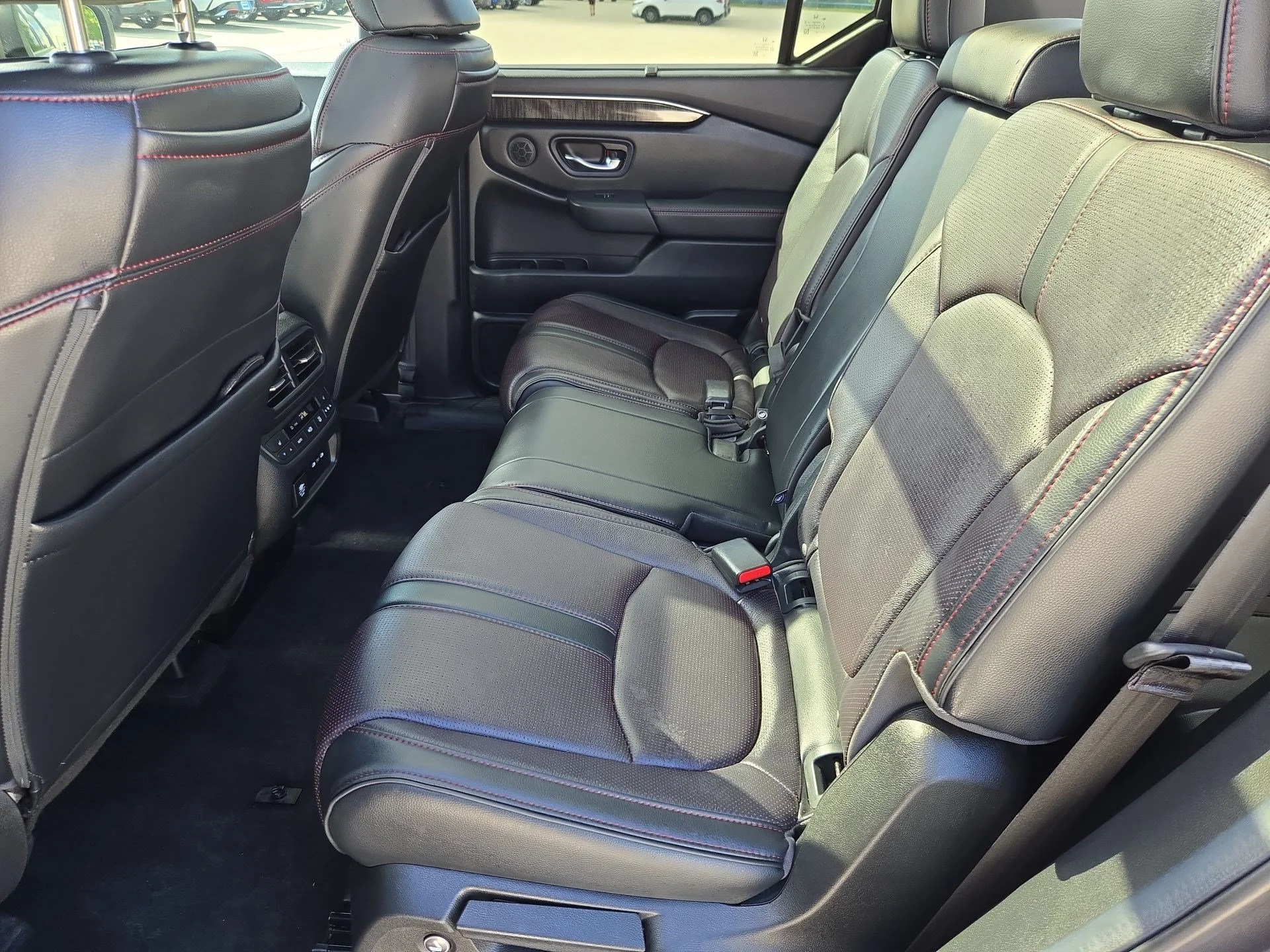 Certified Used 2025 Modern Steel Metallic Honda Black Edition image 27