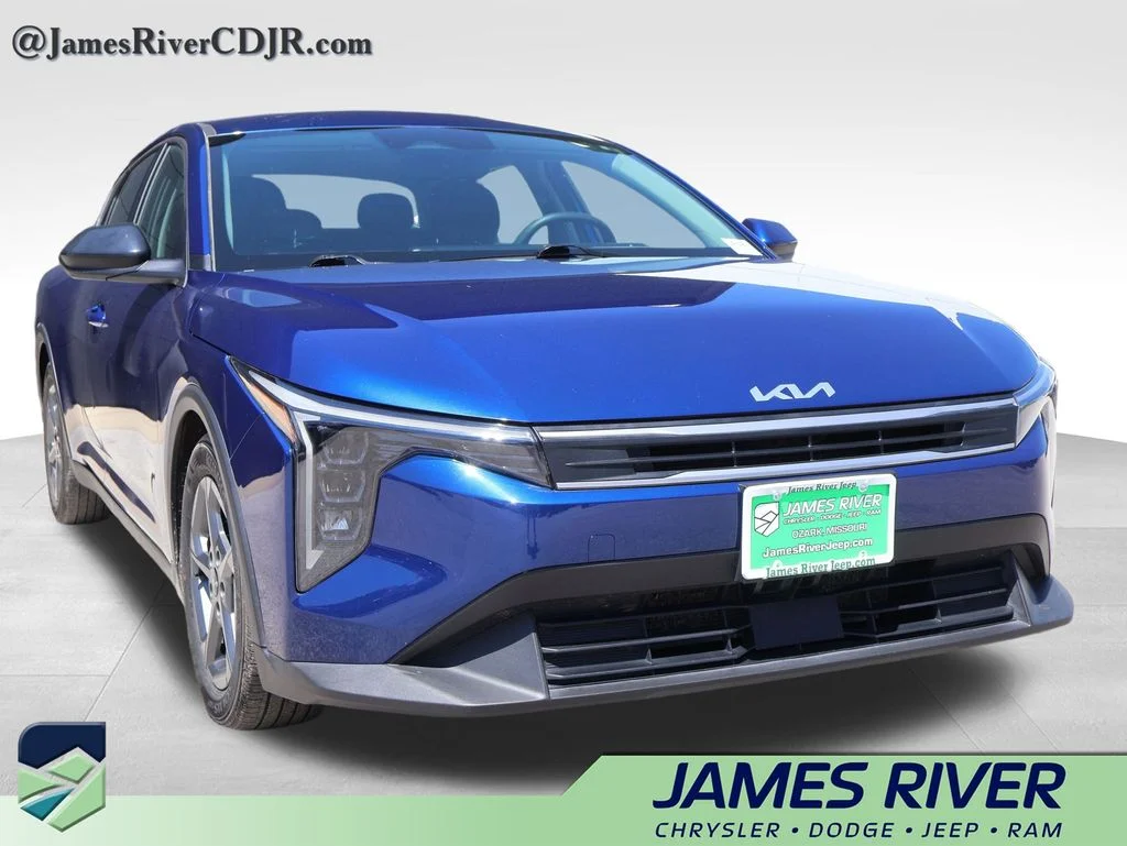 Used 2025 Blue Kia LXS image 6