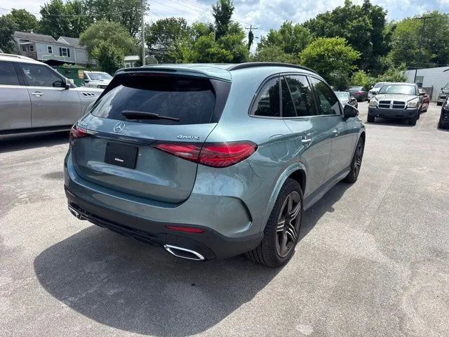 Used 2025 Green Mercedes-Benz GLC 350e image 5