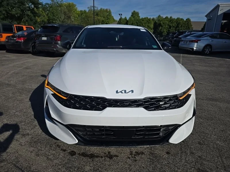 Used 2024 White Kia GT-Line image 2