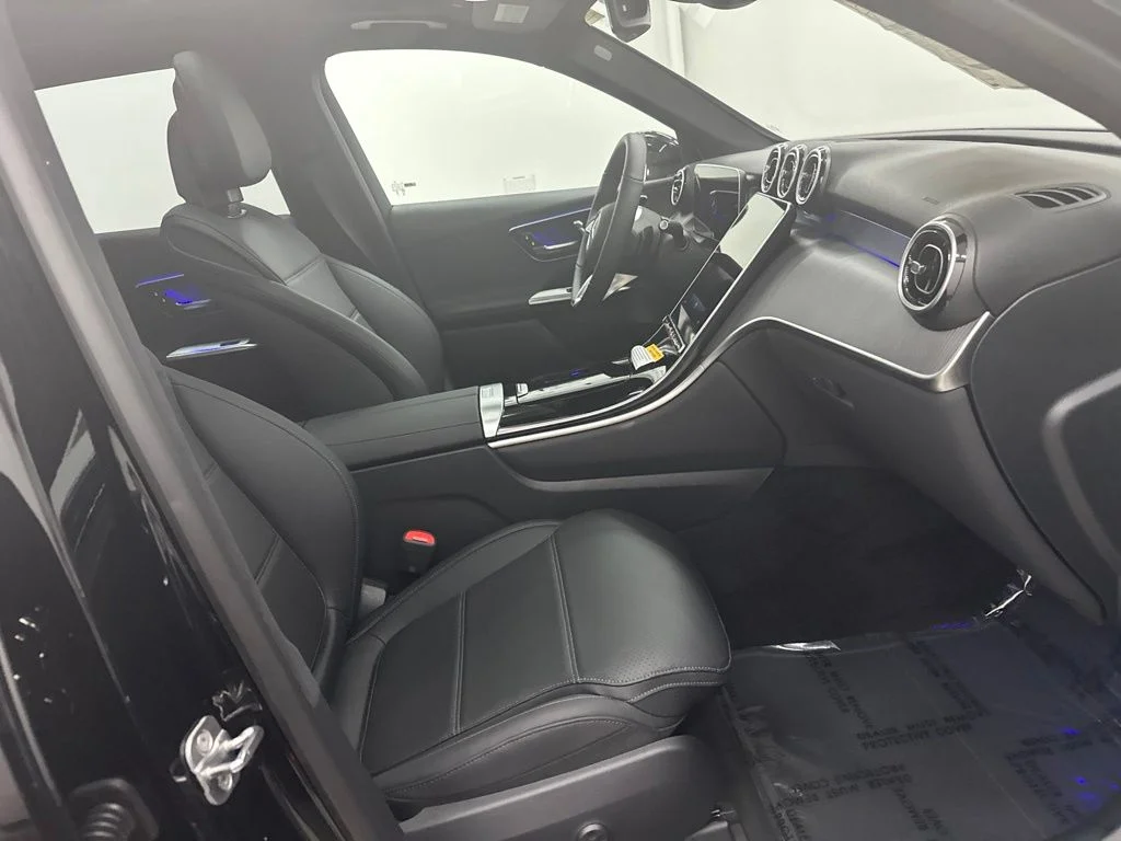 New 2026 Black Mercedes-Benz GLC 300 image 26