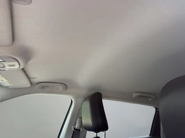 Used 2022 Silver Jeep Latitude image 18