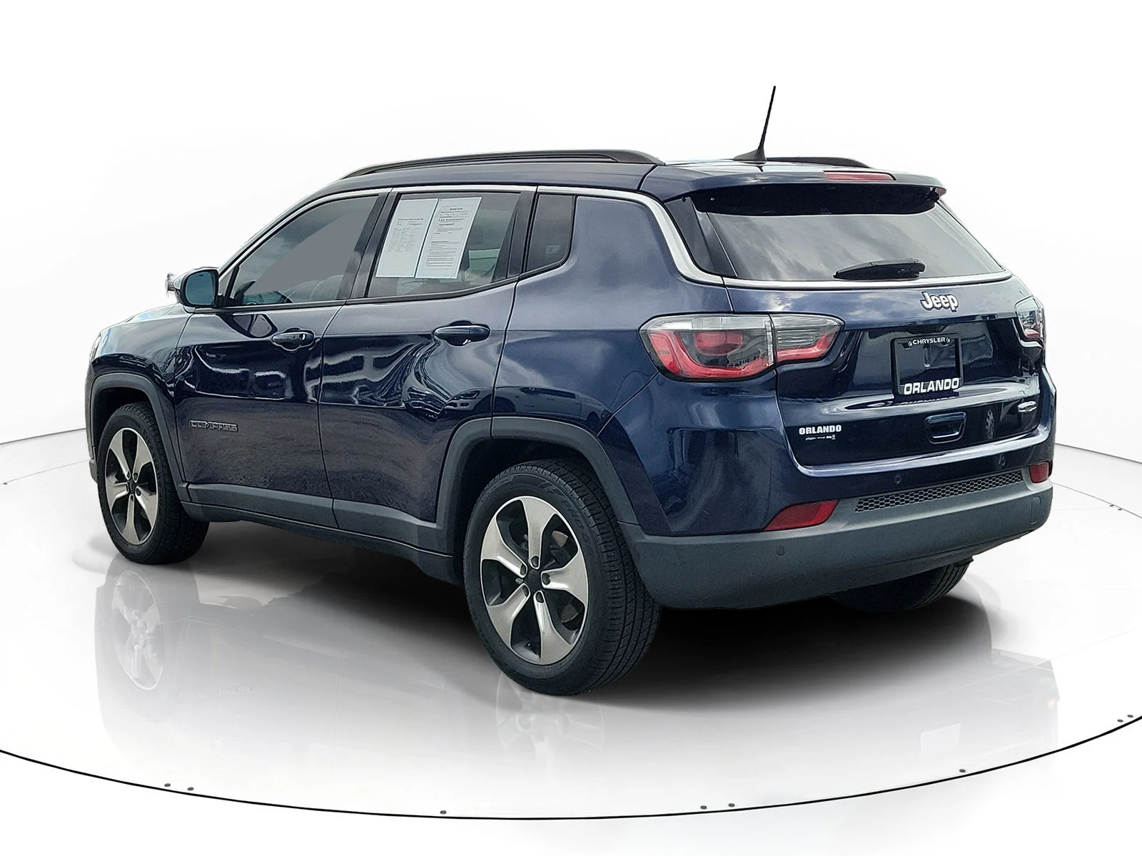 Used 2020 Jazz Blue Pearlcoat Jeep Latitude w/Sun/Safety Pkg image 4