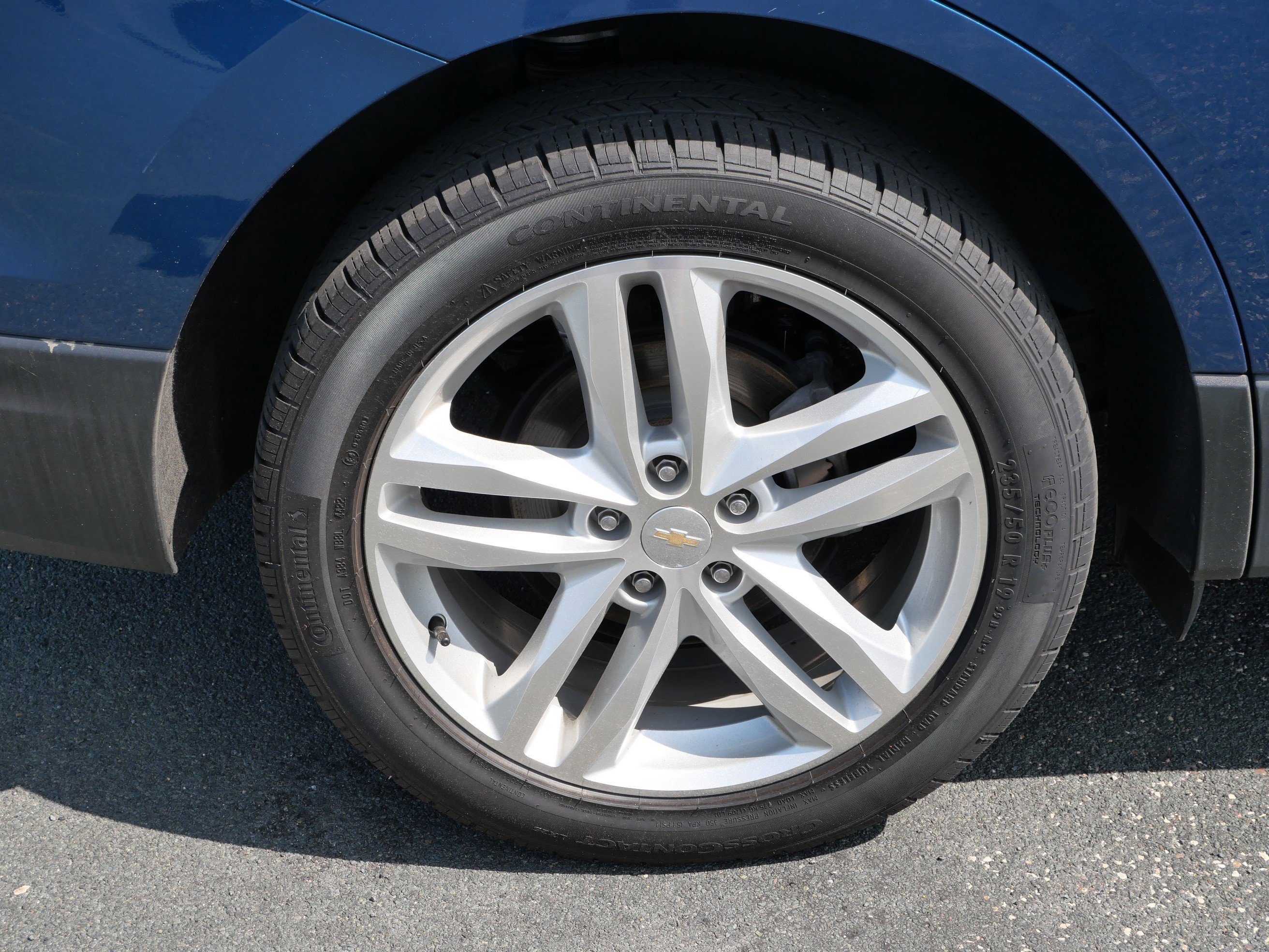 Used 2019 Pacific Blue Metallic Chevrolet Premier image 9