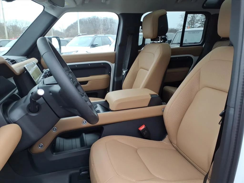 New 2026 Fuji White LAND ROVER X-Dynamic SE image 10