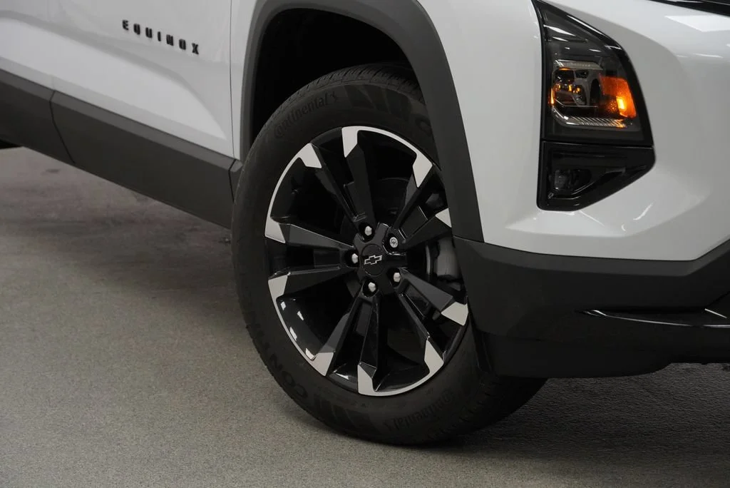 New 2027 Polar White Tricoat Chevrolet RS image 10